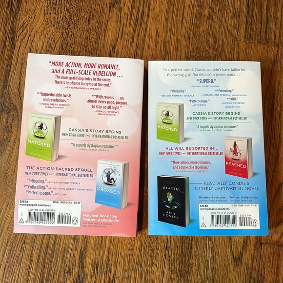 Crossed and Reached set by Ally Condie, Book 2 & 3 of the series Softcover Books - Picture 3 of 4